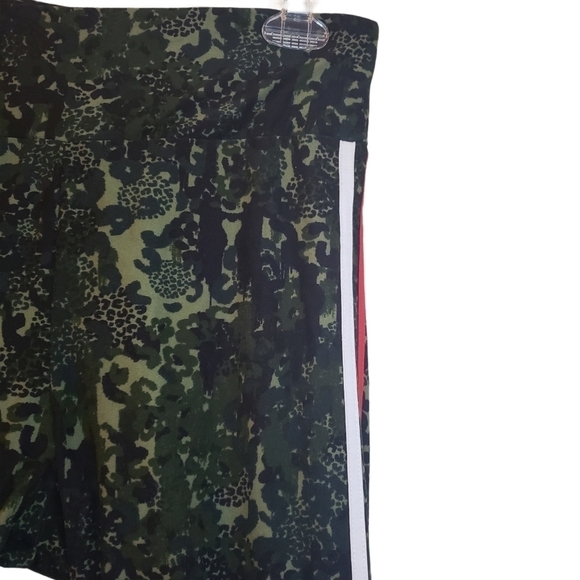 No Boundaries Green Leopard Print Camo Leggings - Picture 7 of 10